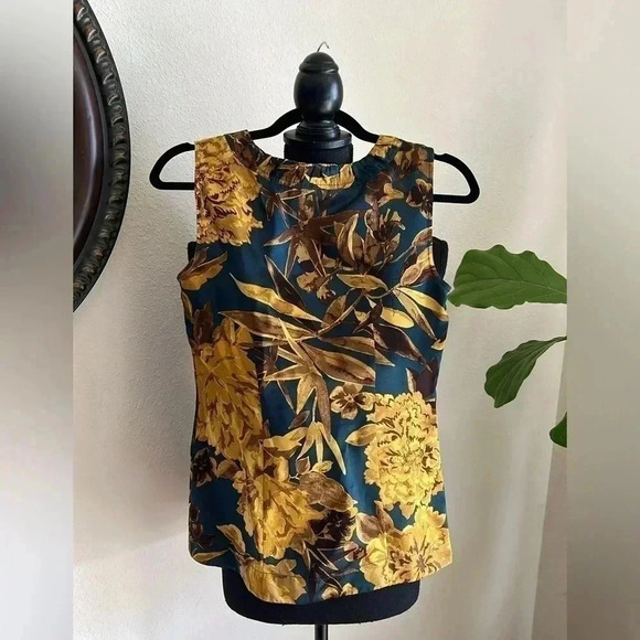 Tory Burch Sleeveless Silk-Blend 1/4 Signature Button Top Blouse Size 2 - Picture 13 of 16